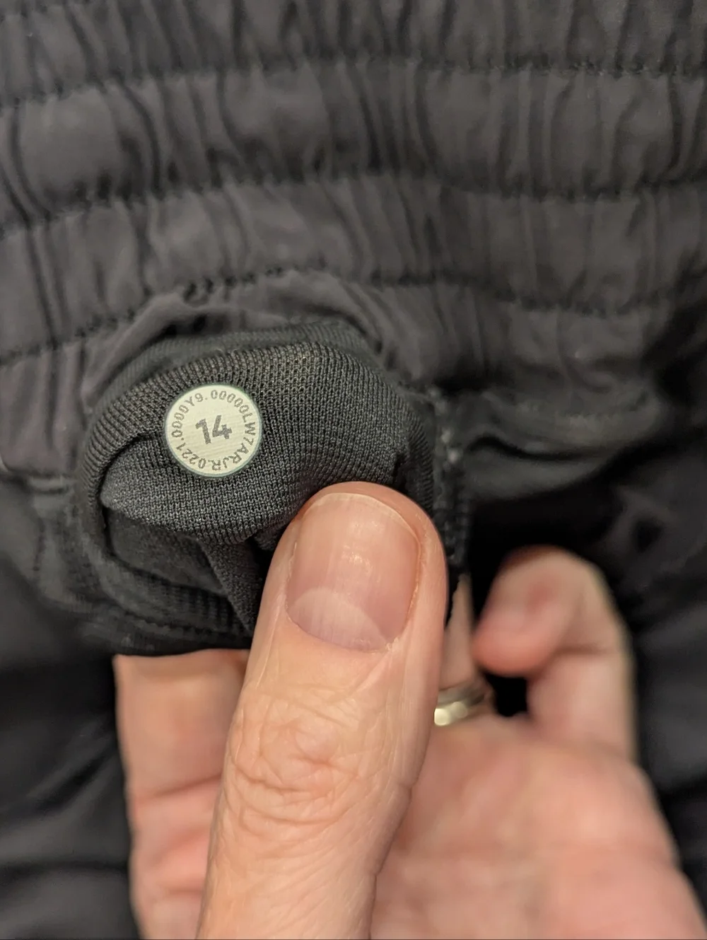 Lululemon Hotty Hot High Rise Lined Shorts 2.5" Inseam In Black Size 14 - Picture 4 of 5